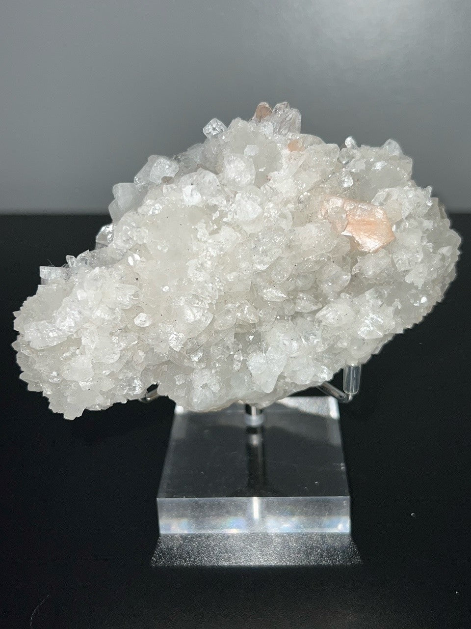 Apophyllite with peach stillbite